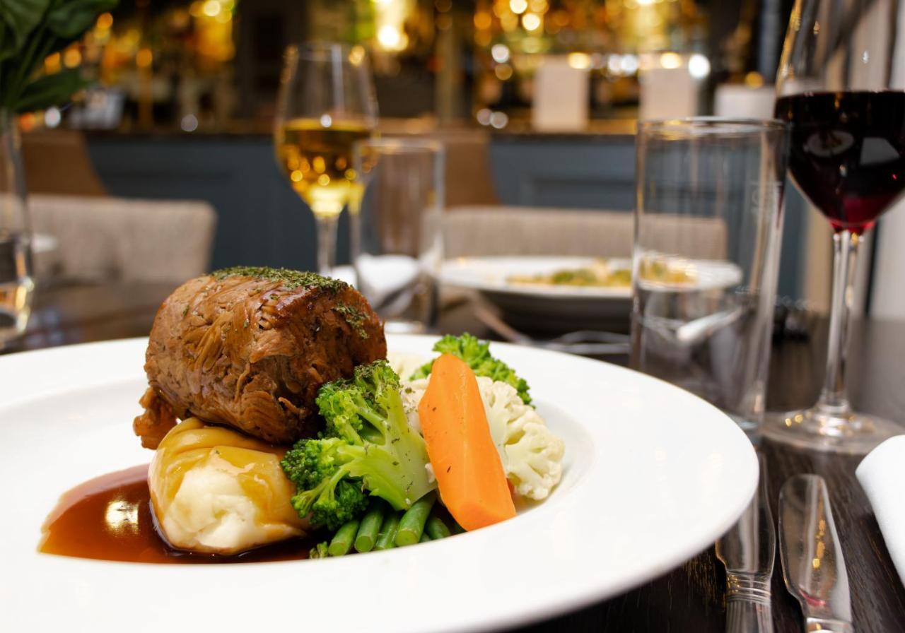 The Holt Hotel 스티플아스톤 외부 사진