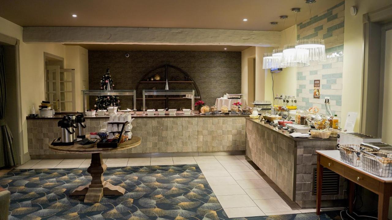 The Holt Hotel 스티플아스톤 외부 사진