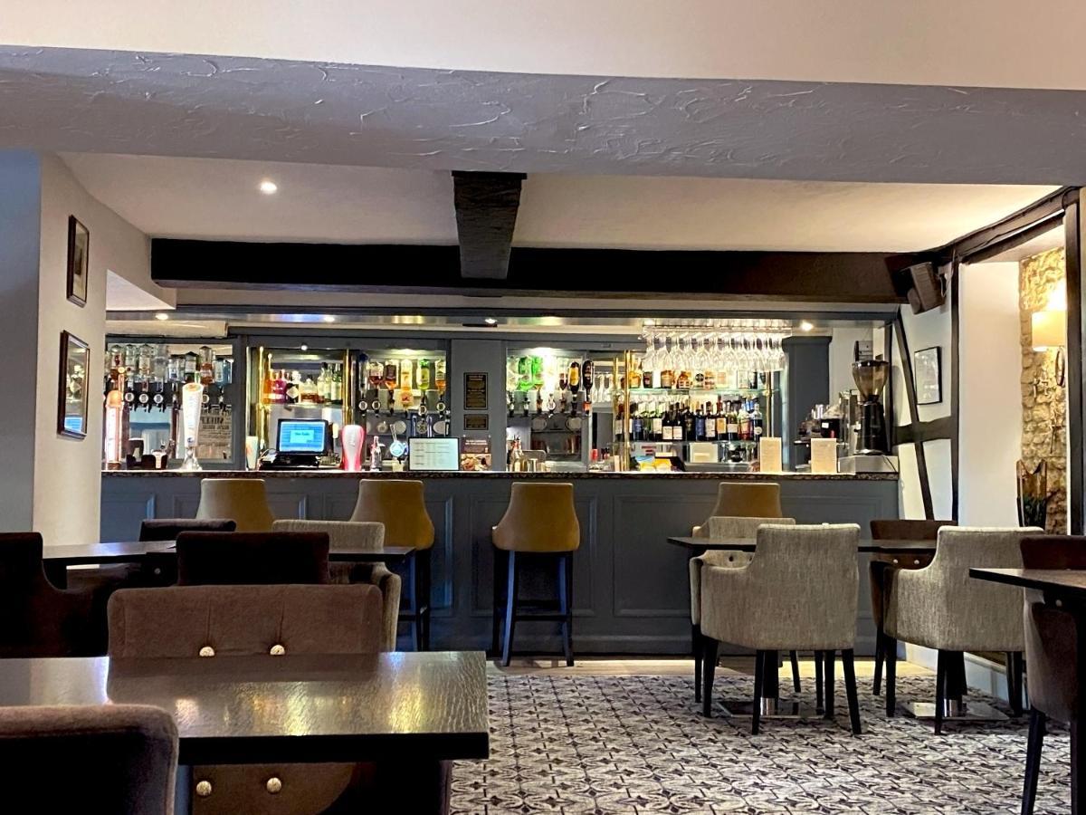 The Holt Hotel 스티플아스톤 외부 사진