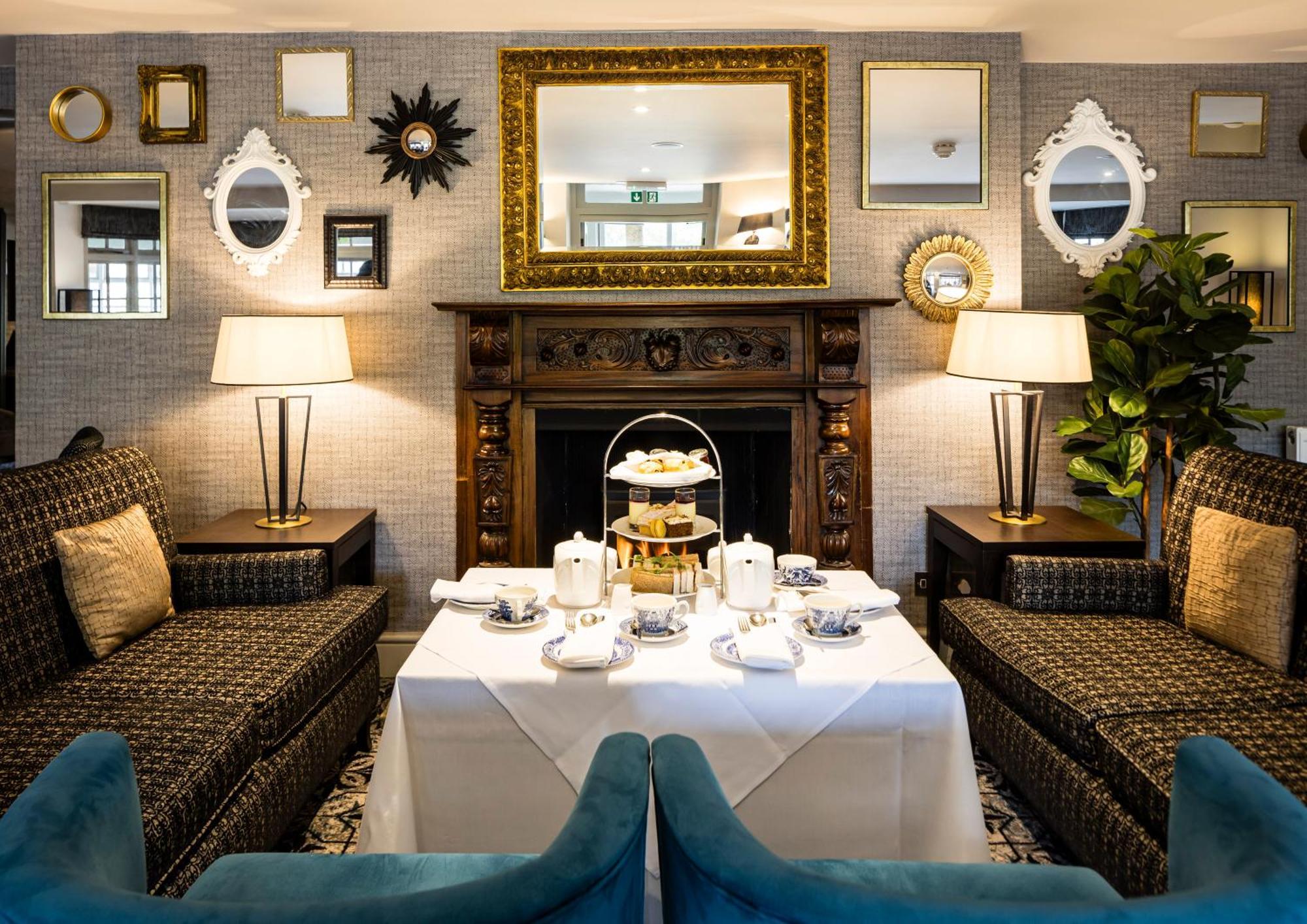 The Holt Hotel 스티플아스톤 외부 사진