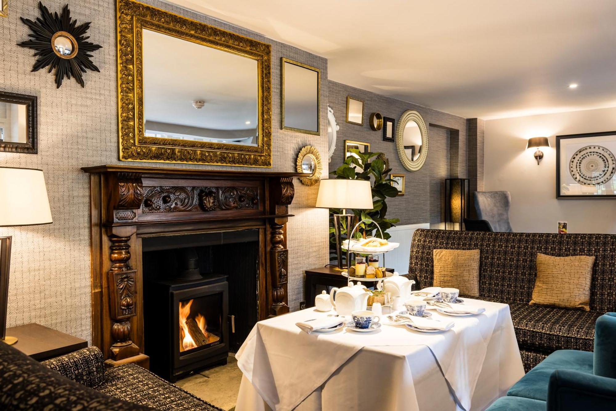 The Holt Hotel 스티플아스톤 외부 사진