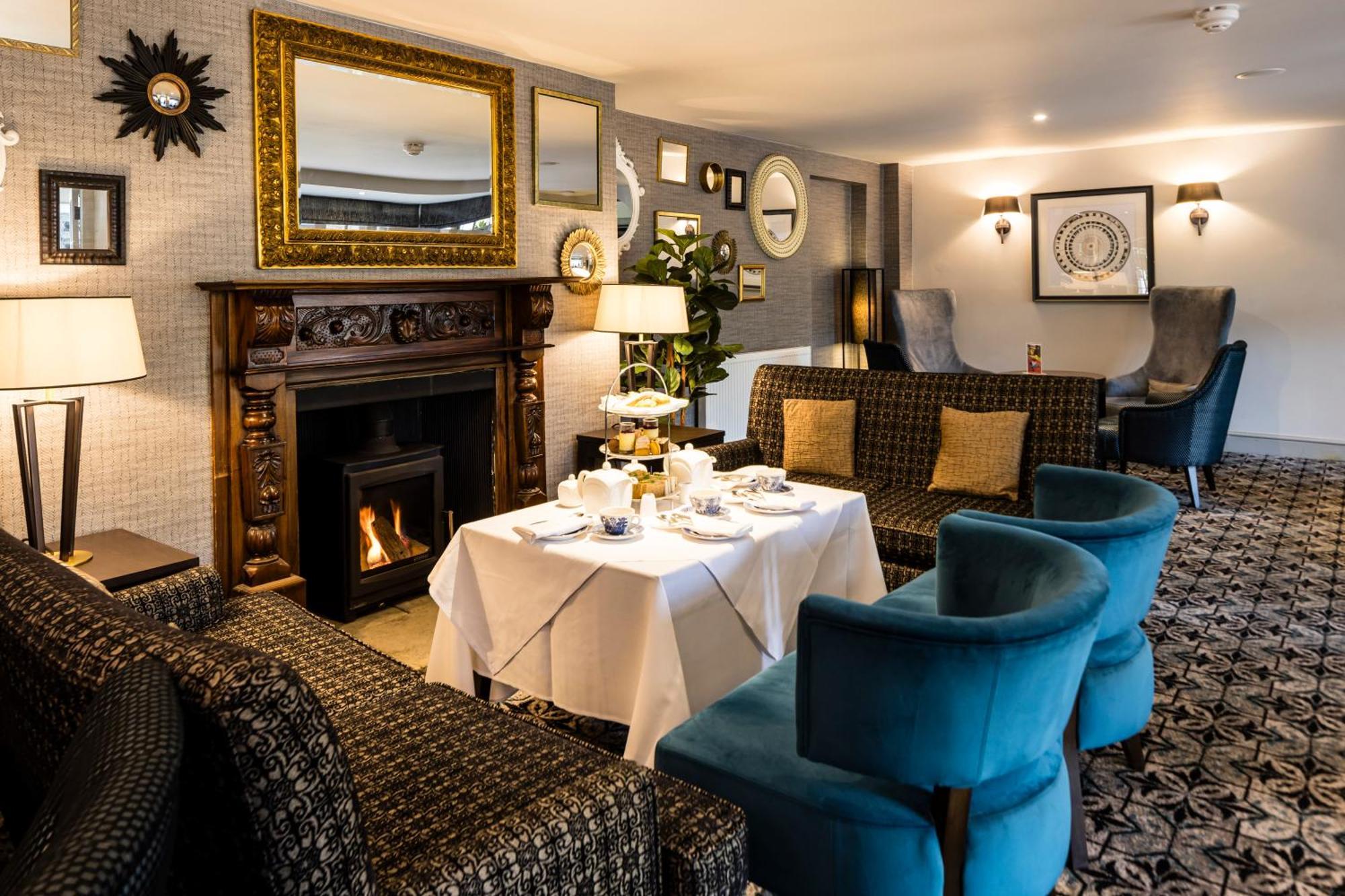 The Holt Hotel 스티플아스톤 외부 사진