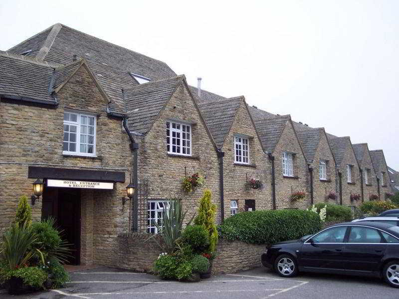 The Holt Hotel 스티플아스톤 외부 사진
