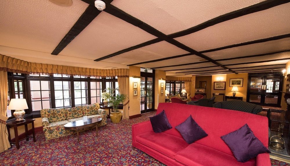 The Holt Hotel 스티플아스톤 외부 사진