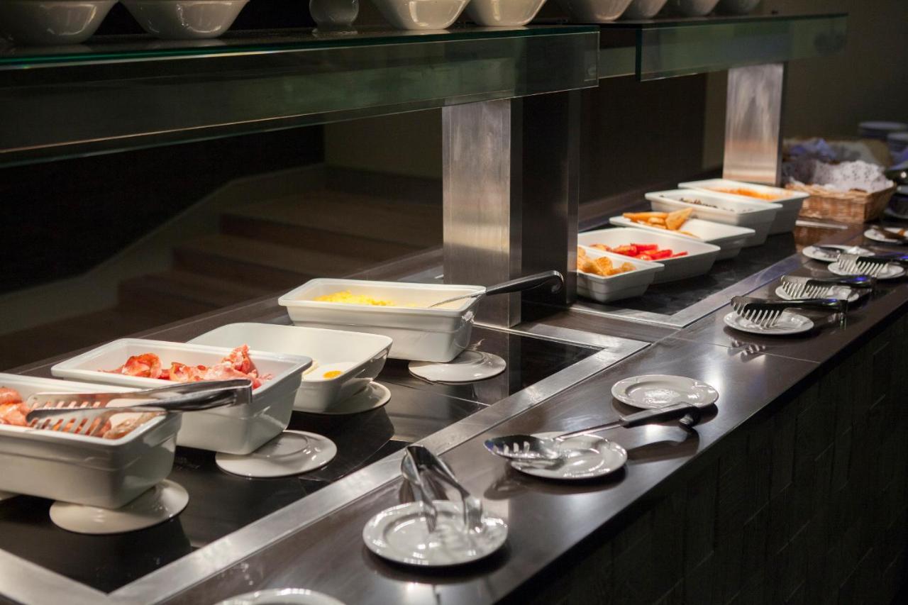 The Holt Hotel 스티플아스톤 외부 사진